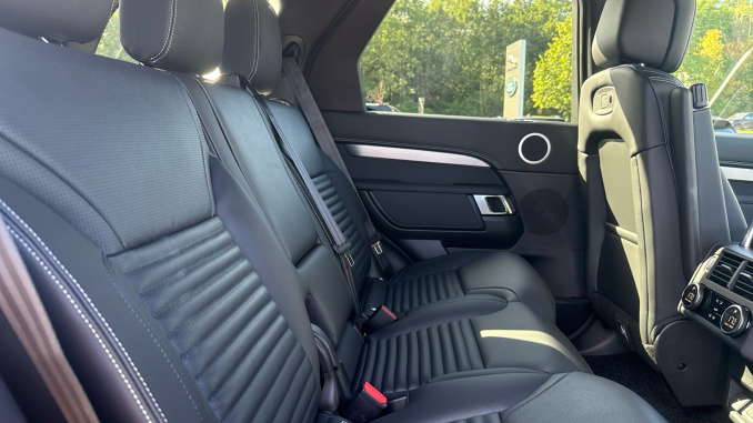 Land Rover Discovery 3.0 D350 Gemini 5dr Auto Diesel Station Wagon - Image 37